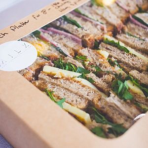 Regular sandwich platter box & insert (31 x 22.5 x 8.2 cm), 50 pcs per pack
